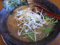 「豚骨魚介醤油らーめん」@絆麺の写真