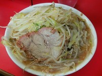 「ラーメン ニンニク少なめカラメ 600円」@ラーメン二郎 三田本店の写真