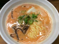 「からぼん 粉落とし＋30周年記念無料替え玉3回」@九州じゃんがら 秋葉原本店の写真