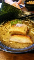 「こってりの黒+角煮」@らーめん 銕の写真