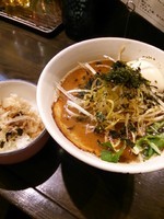 「スペシャルごっつ大盛、替玉、サービスおかかワサビご飯」@ラーメンぼんくらの写真
