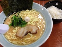 「醤油ラーメン＋麺大盛サービス＋サービスライス」@横浜家系ラーメン 飯田橋 魂心家の写真