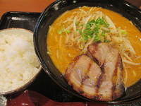 「百年味噌ラーメン+半ライス　「500円（開店記念）+無料」」@マルキン本舗 春日部店の写真