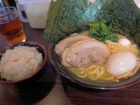 「スペシャル　塩　海苔　小ライス（９００円＋５０円＋５０円）」@横浜家系ラーメン 大黒家 甲府駅前店の写真