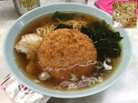 「メンチラーメン」@立喰 新角の写真