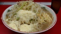 「らーめん(麺硬め・ニンニクカラメ)+粉チーズ」@ラーメン二郎 湘南藤沢店の写真