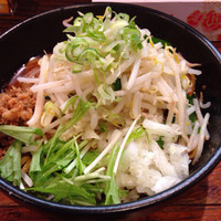 「辛油そば」@麺処 花田 となりの写真