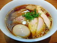 「味玉チャーシュー醤油ラーメン　1,100円」@ラーメン屋 トイ・ボックスの写真