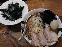 「にぼガッツ（大盛：無料）＋味玉、チャーシュー、もみのり：㋚券」@凌駕IDEAの写真