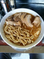 「味噌ラーメン(麺カタメ、ヤサイニンニクマシマシ、他全マシ)」@らーめん虎丸 川口店の写真