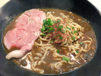 「☆牛すじカレー麺 チャーシュートッピング☆」@麺や 海老庵の写真