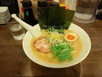 「陣取ラーメン 豚骨醤油・太麺」@陣取やの写真