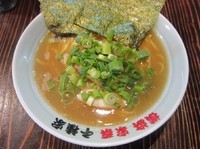 「横浜とんこつラーメン（７００円）」@横濱家系らーめん 千種家の写真