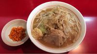 「ラーメン麺半分 ニンニクカラアゲ別 730円」@千里眼の写真