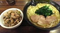 「太麺、特盛、チャーシュー丼」@百麺 中目黒店の写真