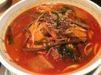 「テグタンスープ＋中華麺（７００円・税別）」@炭火焼肉三昧 遊煌の写真