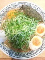 「ねぎ肉そば[半熟煮玉子入り](880円)」@丸源ラーメン 三ツ境店の写真