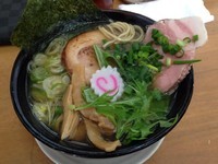 「昼間の一杯 煮干しラーメン＋雑魚飯」@MENYA 食い味の道有楽の写真