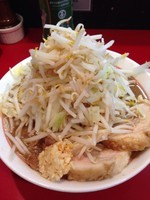 「ラーメン 豚1枚追加 野菜増し」@千里眼の写真