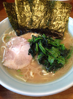 「ラーメン＋無料ライス」@横浜家系ラーメン銀家 伊勢佐木町店の写真