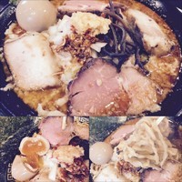 「海老辛醤らーめん 780円＋味玉 100円＋ニンニク30円」@煮干 丸めの写真