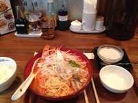 「トムヤムクンらぁ麺ランチセット＋ライス（無料）￥880税込」@創作ラーメン店 とんこつらぁ麺CHABUTON 西葛西メトロセンター3番街店の写真