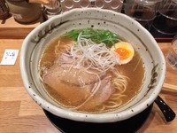 「煮干し香るらぁ麺」@麺匠たか松 本店の写真