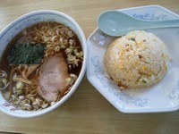 「ラーメン＋半チャーハンセット750円」@昇龍飯店の写真