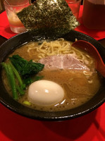 「豚骨醤油ラーメン+味玉」@らー麺's kitchen かわべの写真