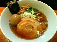 「あご煮干そば（太麺）760円　＋チャーシュー、味玉」@麺や 虎ノ道の写真