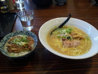「塩ラーメン」@もつの屋の写真