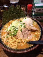 「味噌ラーメン750円温泉玉子付＋チャーシュー無料」@濃厚豚骨ラーメン 濱虎家の写真