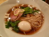 「味玉鴨そば（細麺）」@紫 くろ㐂の写真