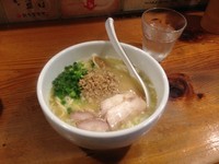 「白鶏ラーメン」@鶏の穴の写真