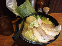 「濃厚白湯味玉らー麺 830円(麺大盛り 無料)」@俺麺山田の写真