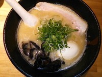 「中濃とんこつ」@らーめん 月の兎影の写真