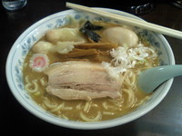 「ワンタンそば中盛り+味玉」@東池袋大勝軒 ROZEOの写真