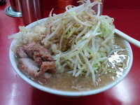 「ラーメン+ニンニクカラメ野菜多め」@ラーメン二郎 松戸駅前店の写真