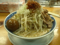 「ラーメン+味玉+小豚」@山勝角ふじ 新松戸店の写真