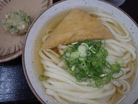 「ひやあつ(大)(350円)あげ(60円)えび団子天(60円)」@宮武うどんの写真