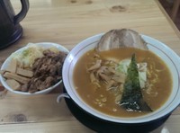 「味噌ラーメン+チャーシューごはん」@らーめん勇の写真