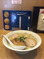 「海老塩ワンタン麺」@中華 味一の写真