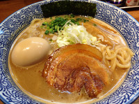 「濃厚魚介ラーメン＋味玉」@豚骨一燈 大塚店の写真