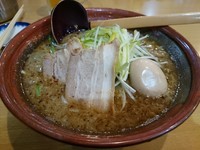 「醤油ラーメン650円＋味玉30円」@むてっぽう 太郎丸店の写真