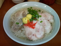 「期間限定麺 島中華そば」@武蔵家 沖縄本店の写真