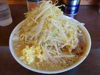 「ラーメン小（700円）＋豚券（100円）ヤサイニンニクカラメ」@ラーメンこじろう 526 武蔵小杉店の写真
