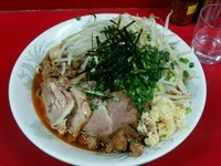 「ラーメン+【限定】油そば(醤油) ニンニク少700+100円」@ラーメン二郎 西台駅前店の写真