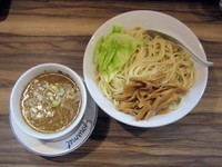 「煮干しつけめん790円（大400g＋メンマサービス）」@つけめん油そば 五丁目煮干しの写真