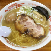 「塩らーめん　650円　味玉　100円」@地鶏らーめん花道の写真