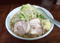 「小ラーメン（野菜少なめ・にんにく）」@ラーメン二郎 めじろ台法政大学前店の写真